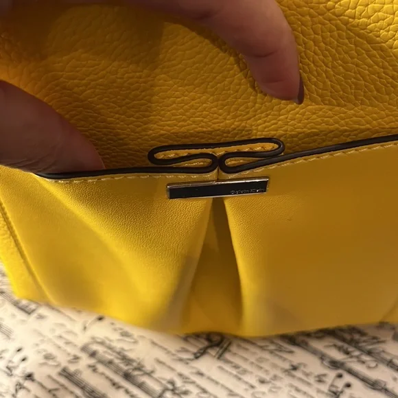 NWT! CALVIN KLEIN Bag - Picture 4 of 4